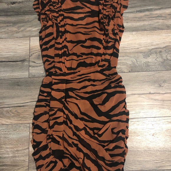 Dress - Picture 2 of 3